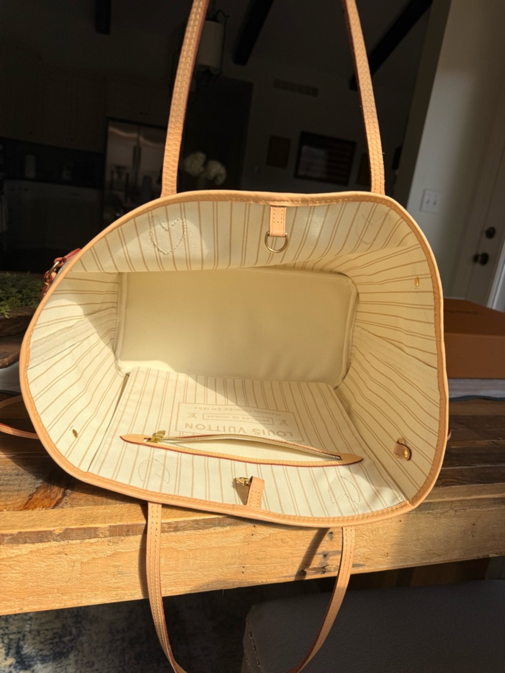 Louis Vuitton Neverfull MM Damier Azur Canvas Tote with Pouch in Beige and Tan - Picture 13 of 16